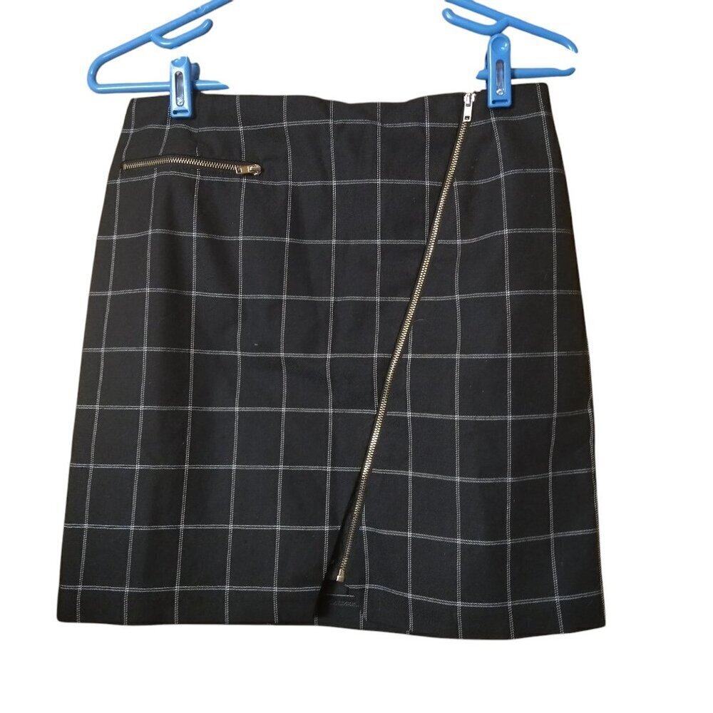 Romeo & Juliet Couture  Size Medium Zip Accent Closure Check Skirt READ